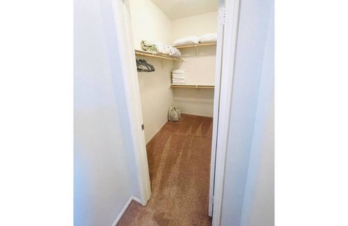 Mira Loma House | Adorable Nautical Inland Empire-Guest House