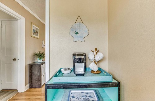Navy Point Cottage | Adorable Navy Point Cottage – Perfectly Located!