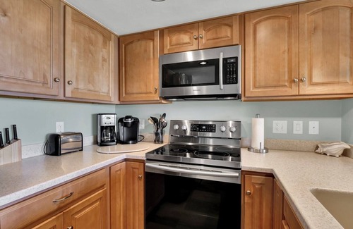 Surf City Condo | Adorable oceanfront condo with Oceanviews and Pool