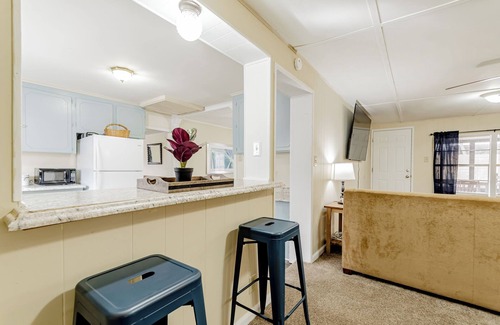 West Columbia Hotel | Adorable on Taylor Both Units