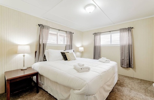 West Columbia Hotel | Adorable on Taylor Both Units