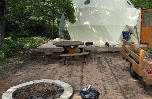 Siren Cottage | Adorable, private GeoDesic Dome in Siren