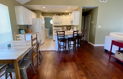 Lyndon House | Adorable Ranch in East Lou!