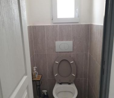 Cers Villa | Adorable Romantique Maison d'hôte, piscine, wifi 4G, proche BEZIERS