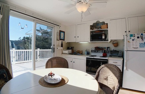 Stone Harbor Condo | Adorable Second Story condo near the Beach and Heart of Stone Harbor!