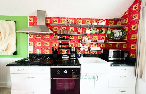 Suttons Bay Cottage | Adorable studio cottage in Suttons Bay. Air conditioning. Pet friendly.