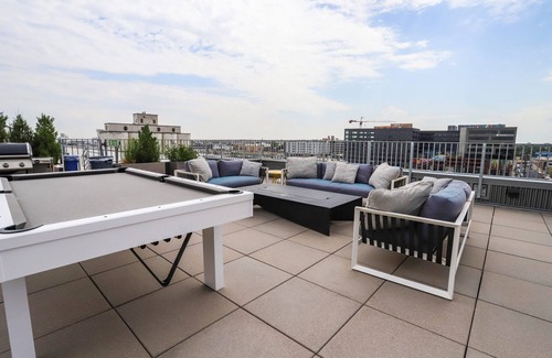 River North Art District Apartment | Adorable Studio in Rino