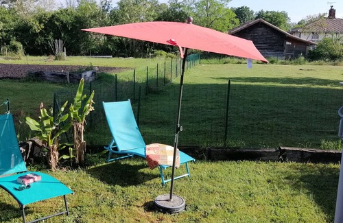Laluque Apartment | Adorable Studio Neuf. 30 Minutes de la Plage