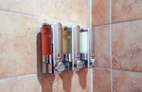 Azusa House | Adorable Studio Rear House w/Parking - a Good Choice for Solo or Couple Travelers