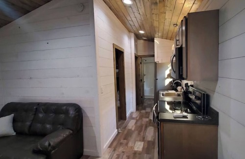 Guntersville Apartment | Adorable Tiny House Cabin- Lake Guntersville