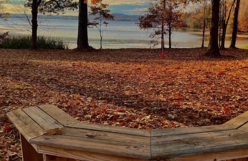 Guntersville Apartment | Adorable Tiny House Cabin- Lake Guntersville