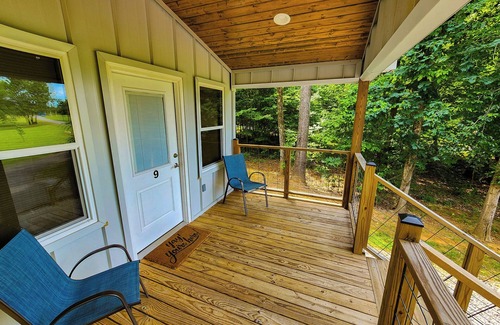 Guntersville Apartment | Adorable Tiny House Cabin- Lake Guntersville
