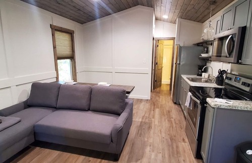 Guntersville Apartment | Adorable Tiny House Cabin- Lake Guntersville