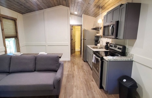 Guntersville Apartment | Adorable Tiny House Cabin- Lake Guntersville