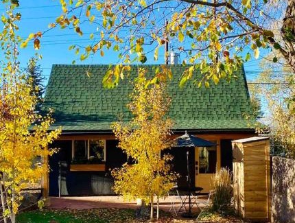 Williams Apartment | Adorable Tiny House near Grand Canyon, Fire Pit and Walk to Town