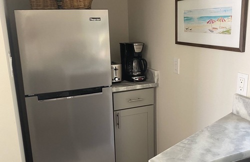 Oak House | Adorable two bedroom guest house with pool