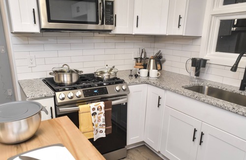 Chapel Hill House | Adorably Renovated Ranch Home Next To UNC Campus