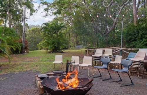 Bondoola House | Adorned with friendly reminders that it’s safe to relax and just Bee Yourself