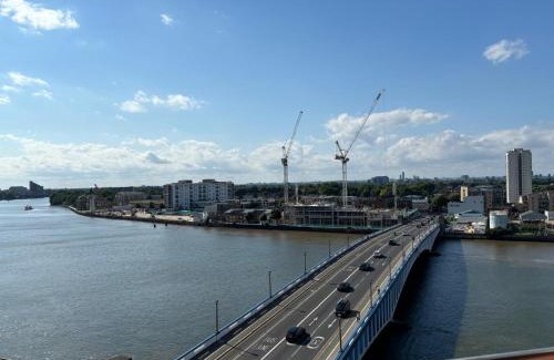 Wandsworth Apartment | ADS LUX LETTINGS LTD - Battersea Reach