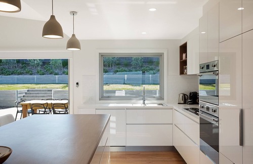 Merimbula Cabin | ADS on Collins - Pet friendly, 4 bedroom home
