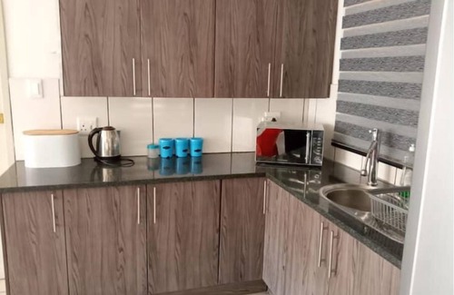 Woodmead Apartment | Adva's restful haven with inverter!