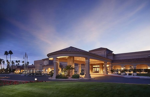 South Scottsdale Resort | Adventure Awaits! 2 Serene Units, Minutes to Camelback Mountain, Free Parking!