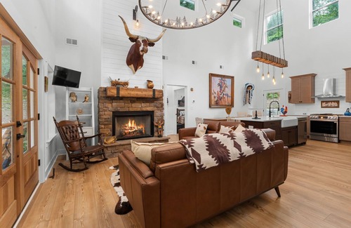 Highlands House | Adventure Awaits at This Charming Farmhouse Retreat in Highlands, NC