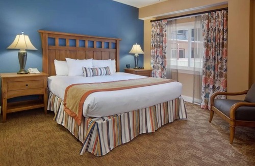 Gatlinburg Resort | Adventure Awaits at Our 1BR Gatlinburg Getaway – Walk, Splash, Explore!
