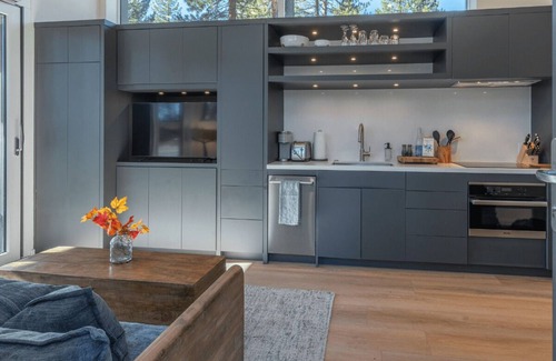 Truckee Cabin | Adventure Cabin 61 (pet friendly) - Luxurious Adventure Cabin