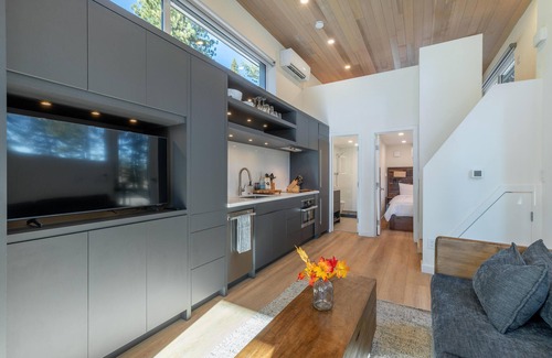 Truckee Cabin | Adventure Cabin 62 (pet friendly) - Luxurious Adventure Cabin