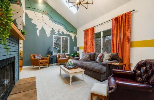 Massanutten House | Adventure Hub Hot Tub, Near Waterpark Ski & Golf