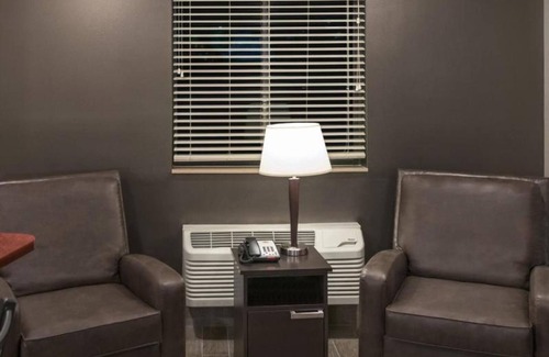Kalispell Hotel | Adventure-Ready Pet Friendly Room Near Glacier Park w/Kitchen!