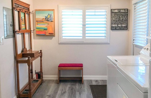 Brookings Apartment | Adventure & Relax "Lee's Harbor Inn Unit A"
