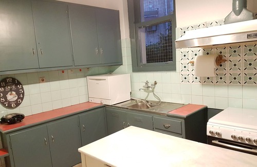 Kypseli House | Aegean Apartment - Athens Center, 5 BD, 2 BATH
