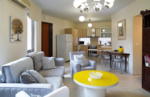 Nea Chora Apartment | Aeri Home - At Nea Chora beach w. Parking included