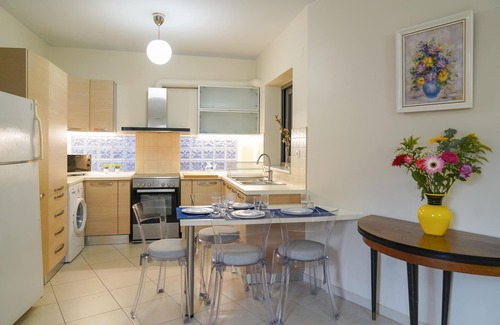 Nea Chora Apartment | Aeri Home - At Nea Chora beach w. Parking included