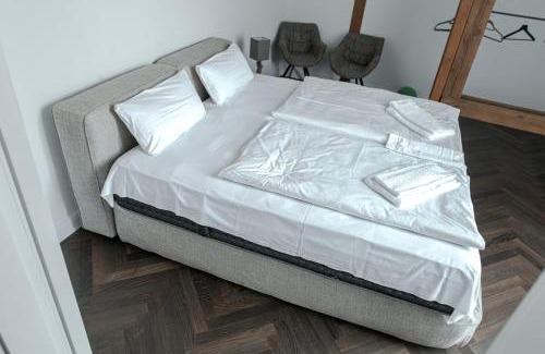Schmargendorf Apartment | Aeronaut Suits by Pearl1
