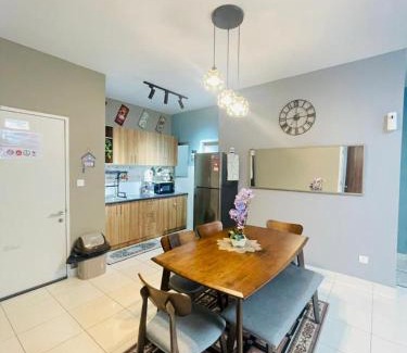 Kota Warisan Apartment | AF Homestay 3 Bedrooms 15mins to KLIA Free Wifi Netflix