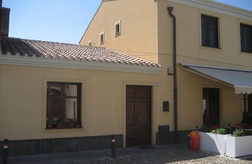 Nurachi Apartment | Affitacamere Domo - Mari