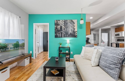 Fredericksburg Apartment | Affordable 2BR/1BA, Walk to Mary Washington, No Cleaning Fee, Pet-Friendly!
