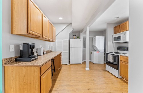 Fredericksburg Apartment | Affordable 2BR/1BA, Walk to Mary Washington, No Cleaning Fee, Pet-Friendly!