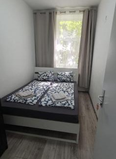 Simmering Apartment | Affordable 5-BR Shared Apartment/Enkplatz U3 Getaway