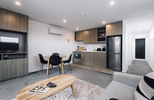 Addington Apartment | Affordable Apartment Hagley Park Super Fast Wifi
