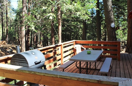 Alta Sierra Cabin | Affordable, Cozy and rustic Cabin in the Sequoia Nat'l Forest.