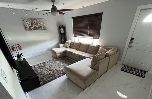 Margate House | Affordable Family Home perfect for your South Florida Vacation!!