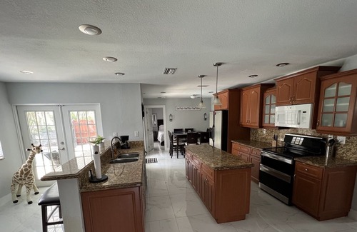 Margate House | Affordable Family Home perfect for your South Florida Vacation!!