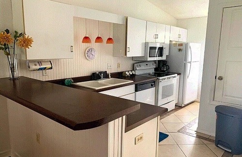 Northwest Pensacola House | Affordable Family & Pet-Friendly Comfort Quick Drive to Beaches and bases.