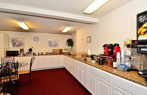 Ontario Hotel | Affordable Getaway! Indoor Pool, Pets Allowed, Free Breakfast, Free Parking