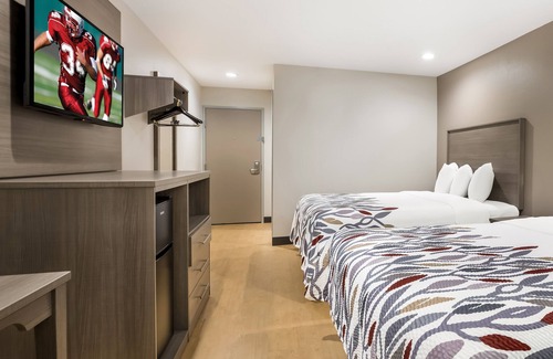 Sulphur Hotel | Affordable Lodging for Every Traveler! FREE Onsite Parking, Pets Allowed!