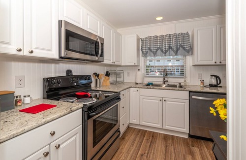 Pine Knoll Shores House | Affordable luxury on the beach!